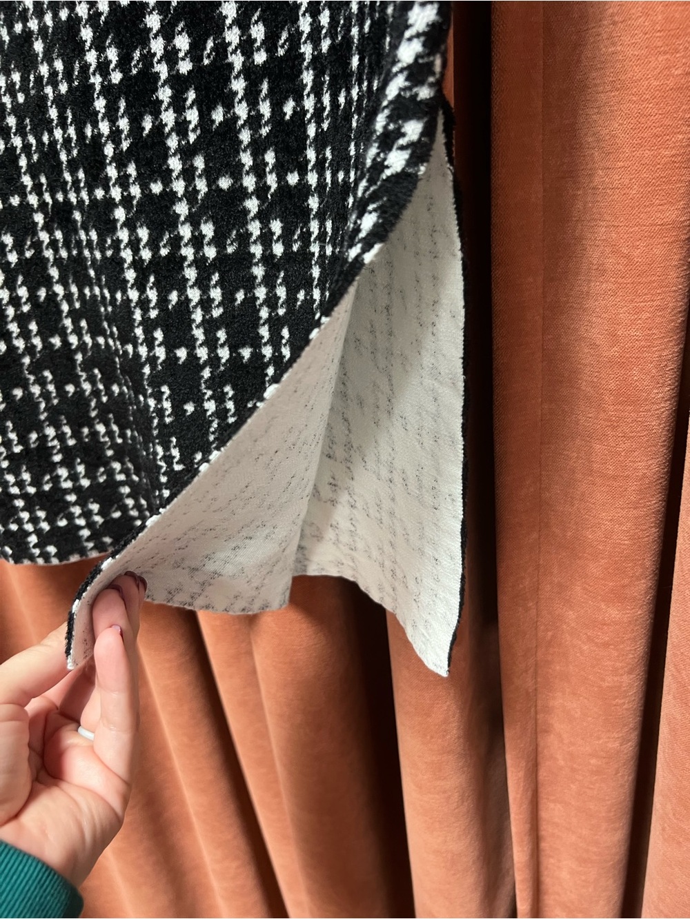 Ted Baker Black and White Houndstooth Midi Skirt - Picture 2 of 7